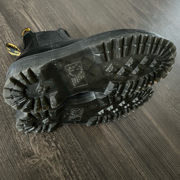 Like New Black Dr. Martens 2976 Quad Platform Boots- Unisex Women’s size 8 - Picture 3 of 5